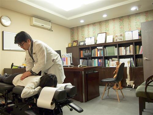 구미 수한의원 목디스크 거북목증후군 추나요법으로 푼다