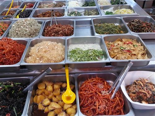 [“엄마 손맛 느껴지는 이 집, 뭐지?”]건강 밥상 책임지는 우리 동네 반찬가게
