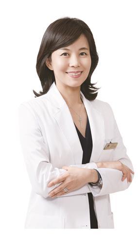 시도 때도 없이 얼굴이 빨개지는 ‘안면홍조’_혈관전용 레이저와 철저한 보습케어로 치료해야