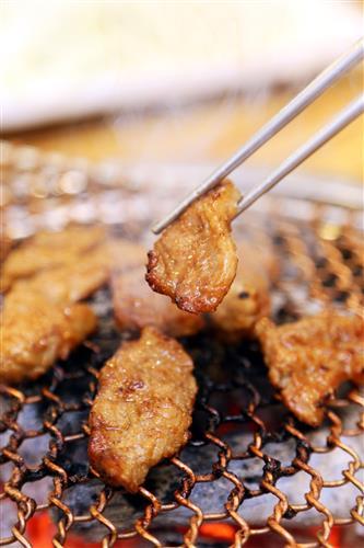 [일산 맛집 | 고기가 맛있는 오붓한 외식 공간…대화동, ‘정가네 수제갈비’]“군침 돋는 수제 양념돼지갈비, 가격이 착하니 더 맛있네”