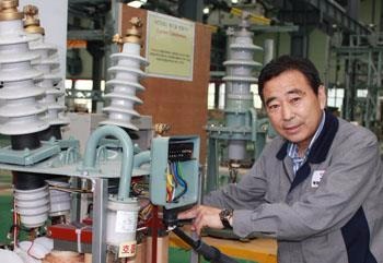 ‘전기 수배전반’ 제조 40년 외길