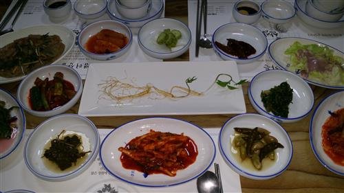 [PLACE]더운 여름철 보양식으로 최고 ‘샘터산삼가든’