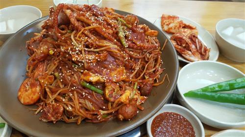 24시간 준비하는 정성담긴 감자탕 맛보세요~