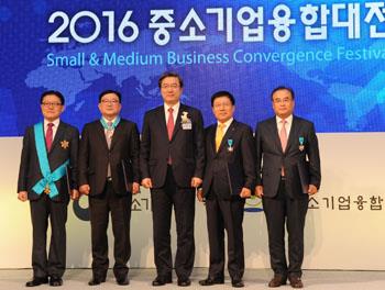 김환식(한중엔시에스) 대표 금탑산업훈장 수상