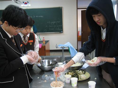 [우리 학교 자유학기제 풍경- 일산동중학교]“친구들과 신나게 요리하며 영어 배워요!”