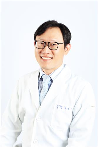 [건강정보_척추압박골절의 증상과 치료]겨울철 척추압박골절 주의… “폐경 이후 중년 여성에서 많이 발생”