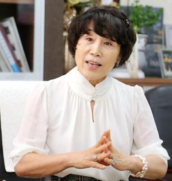 [책 읽는 학교를 만나다│② 권연숙 대구 경동초등학교 교장] 독서로 공감하는 인재 키운다