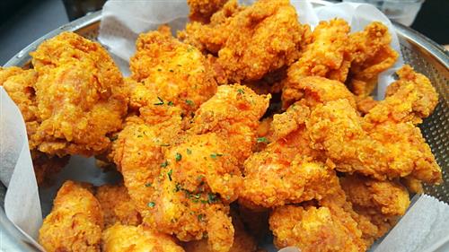 입맛 사로잡은 치킨과 피자의 환상적인 콜라보, 브라보치킨피자