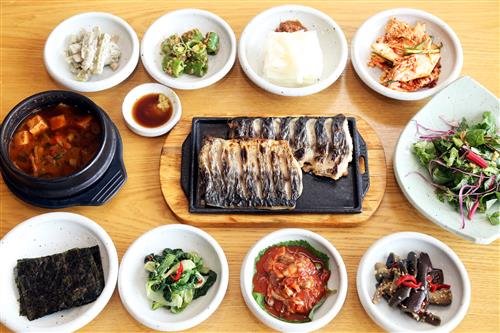 노릇노릇 촉촉한 생선구이로 밥 한 그릇 뚝딱