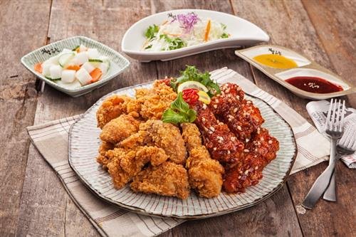 100% 국내산 프리미엄 닭고기로 만든 건강한 치킨