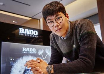 유통가 정 현 매력에 빠지다