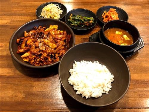 [쫄깃한 식감에 반하다! 우리 동네 주꾸미 맛집]봄철 보양식 ‘주꾸미’ 맛보러 오세요~