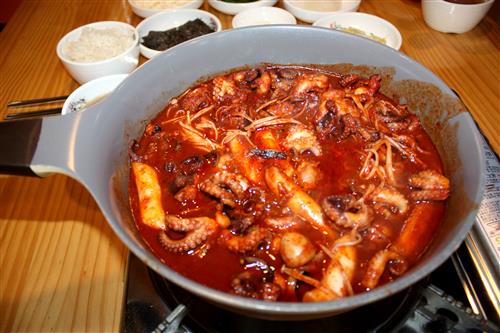 [쫄깃한 식감에 반하다! 우리 동네 주꾸미 맛집]봄철 보양식 ‘주꾸미’ 맛보러 오세요~