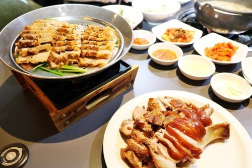 족발? 보쌈? 둘 다 먹고 칼국수 무한리필은 덤~