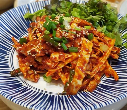 연안의 해산물 요리를 정갈하게 담아낸 ‘연안식당’