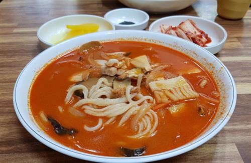 서초동 수타 짜장 전문점 ‘그 옛날 손 짜장’