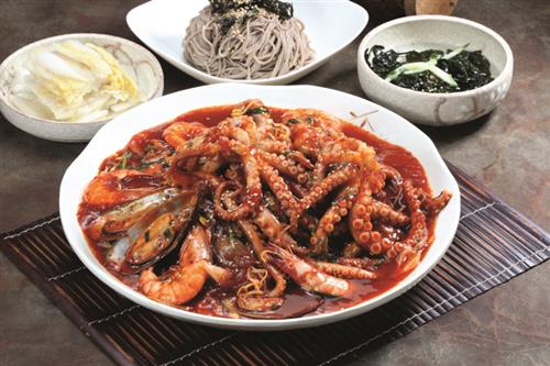 국물의 끝판왕, 메밀만큼 시원한 영양만점 굴 국밥