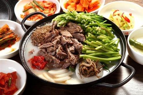 [안양·의왕 찾아가는 맛 집]국내산 착한 재료로 만든 보양식 흑염소요리