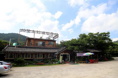 단체 모임 장소로 그만, 오리고기 꼬치 무한 리필해주는 곳