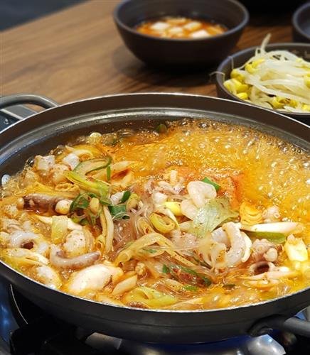 낙지·곱창·새우의 깊고 깔끔한 맛 ‘용호낙지’
