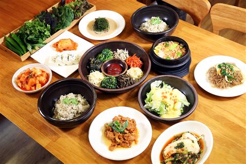 ‘털레기 수제비’와 ‘보리밥 정식’이면 봄 충전 끝