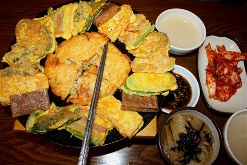 [바삭한 맛이 그리울 때, 우리 동네 ‘전 맛집’]비오는 날 아니어도 인기 좋아요~