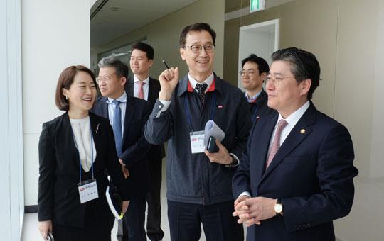 산업부 차관, 바이오기업 방문
