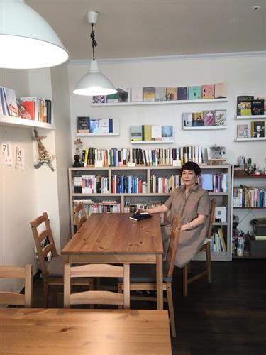 [우리 동네 사람들_동네서점 ‘고메북스’ 운영하는 정경혜 시인]책과 함께하는 문화 공간, 베스트셀러 대신 독립출판 작가 책 선보여