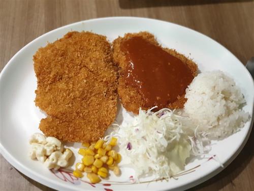 세월이 곧 맛, 한결같은 맛 돋보이는 오래된 돈가스 맛 집 