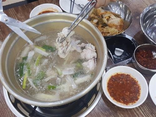 독자 김원미씨 추천 ‘진할매 닭 한 마리’ 덕이점