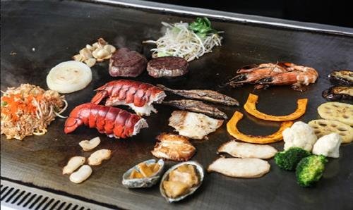 셰프가 즉석에서 조리해주는 정통 철판구이