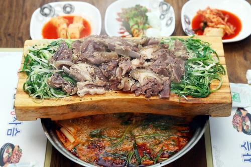 보양식드시러 오세요, ‘특허의맛집 흑염소와 사슴 도마수육 일산 애니골 본점’