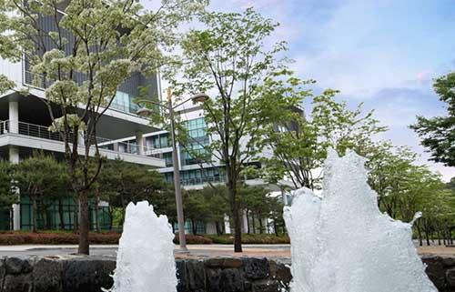 영진전문대학교 4인4색 화제의 졸업생 ‘중꺾마’ 정신 빛나