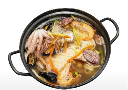 한솥 푸짐한 조개찜에 칼국수로 마무리, 보리밥은 덤, 역삼역 맛집 ‘조개랑&칼국수’