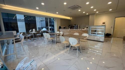 커피와 전시 함께 즐긴다 ‘하나둘 갤러리카페’