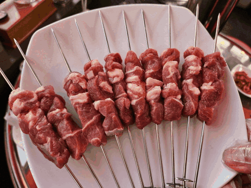 냉장 양고기와 참숯이 빚어내는 고급스러운 맛, 선릉역 맛집 ‘미쓰양꼬치’
