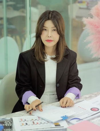 현장에서 함께 실밥 따고 박스포장도 해요.