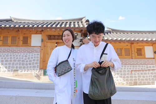 래코드, 점퍼 업사이클링을 통해 만든 점퍼백 2종 출시