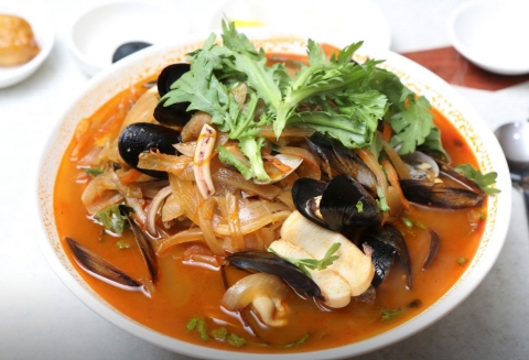 금릉 수타 짬뽕 “겨울철 추위, 화끈한 불 맛으로 물리칠 수 있다”