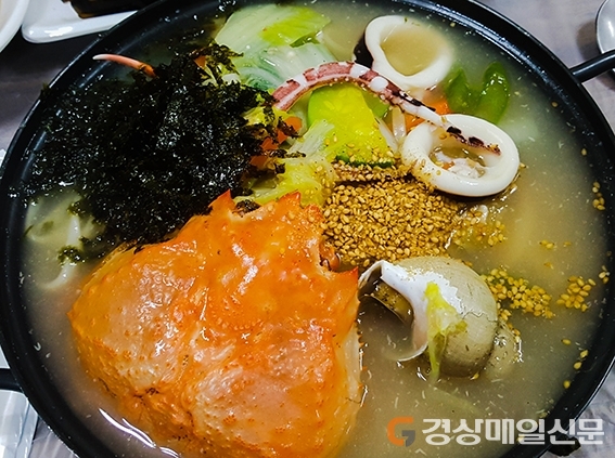 울진, 따끈한 온천서 힐링하고 제철 대게먹고 영양충전!