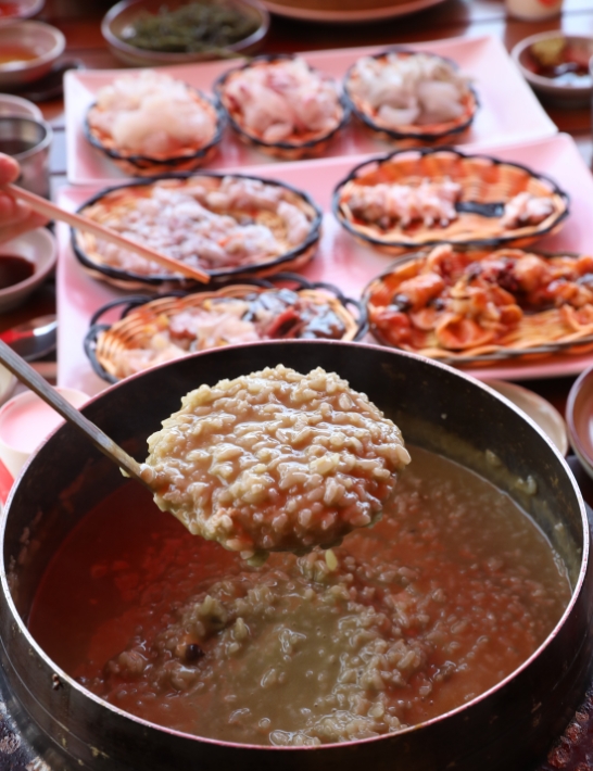 부산여행 핫플레이스 맛집투어 코스 추천, 신선한 횟집을 찾는다면  ‘장씨해녀집 (연화점)’