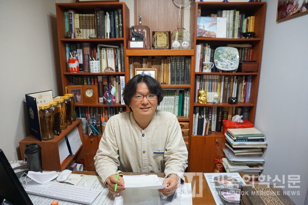 비일상적 소재 다루는 이외수 소설 읽고 한의대 입학 결심했죠