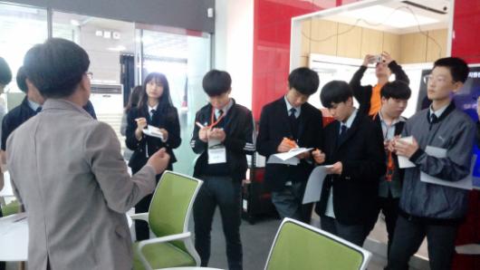 한국언론진흥재단·본보 공동 곡성 석곡중학교 일일기자체험-광주역 AR·VR 제작지원센터