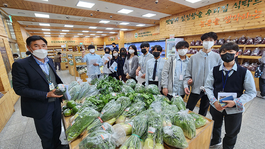 직거래장터서 화순 농가들 웃음꽃 활짝