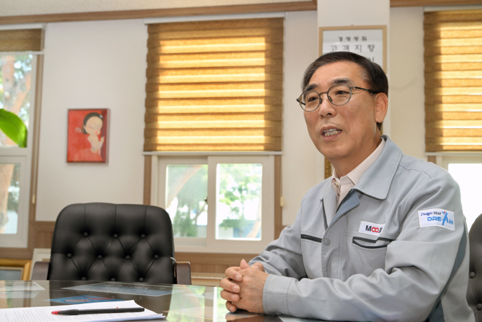 글로벌 난국, 지혜 모아 슬기롭게 이겨냅시다