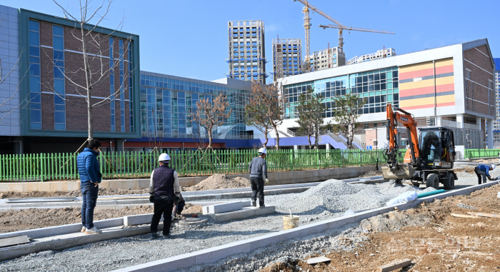 개교 앞둔 선예학교, 기반 시설 미완성으로 우려