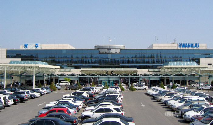 참사특위도 논의 검토···광주공항 국제선 전환점 맞나