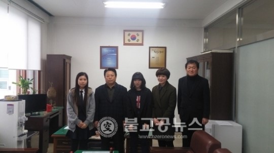 부여군 외산장학회, 장학금 지급