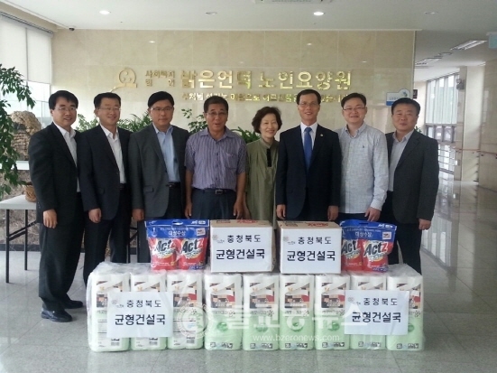 충북도 균형건설국, 노인요양시설 찾아