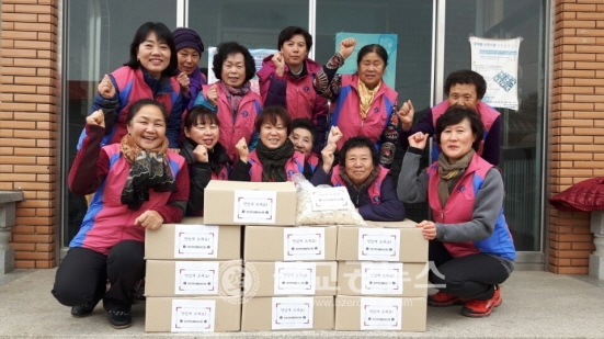 보은군 장안면 생활개선회, 떡 나누기